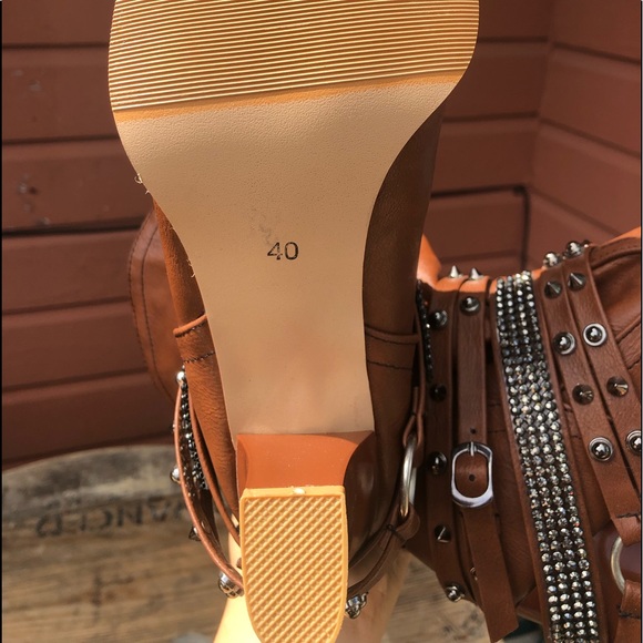 TREWQ woman’s booties - Picture 4 of 11